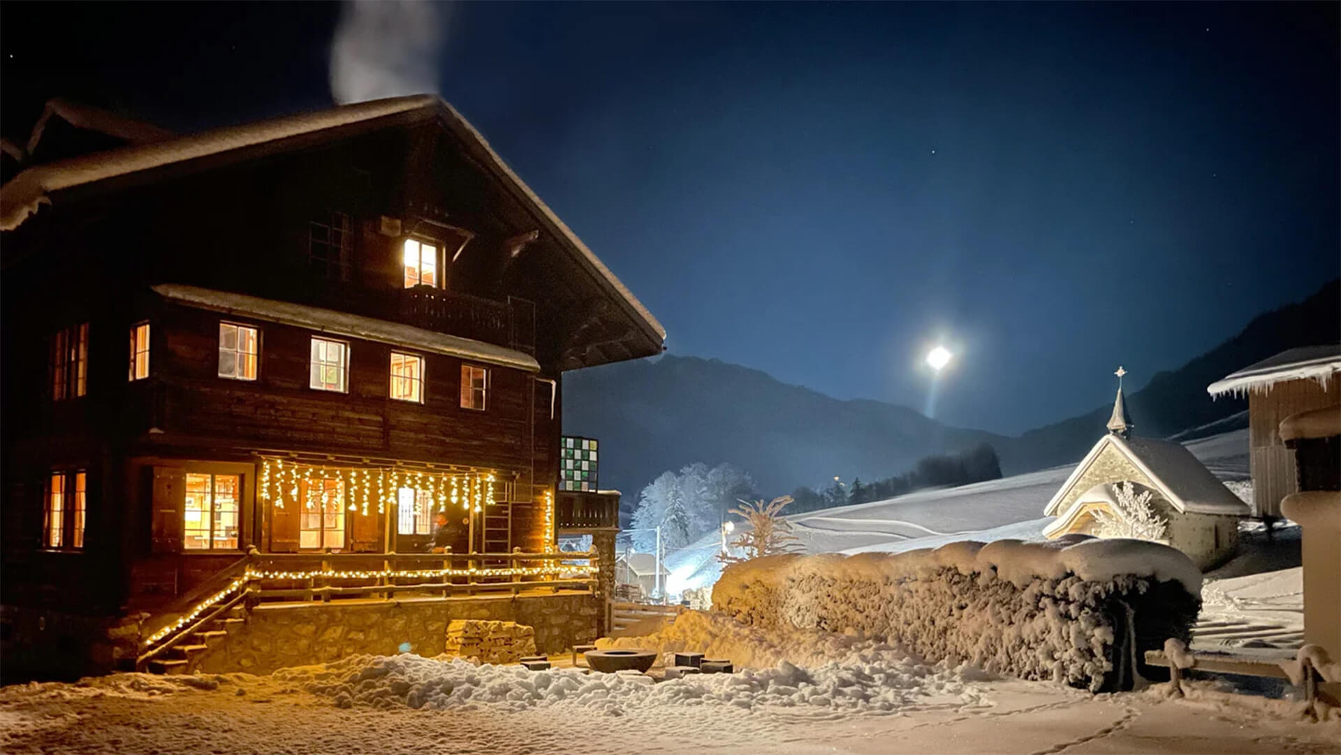Chalet Edelweiss at night
